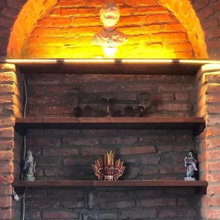 With Terrace And Loft With Garden In Naviglio Pavese Гостевой дом