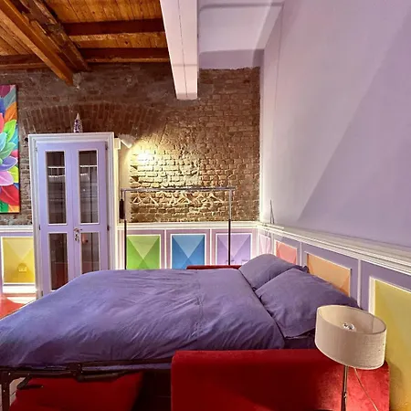 With Terrace And Loft With Garden In Naviglio Pavese Гостевой дом